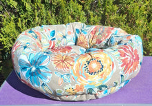 Outdoor canvas beds